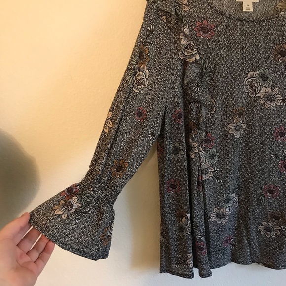 Floral Ruffle Top - Picture 2 of 4